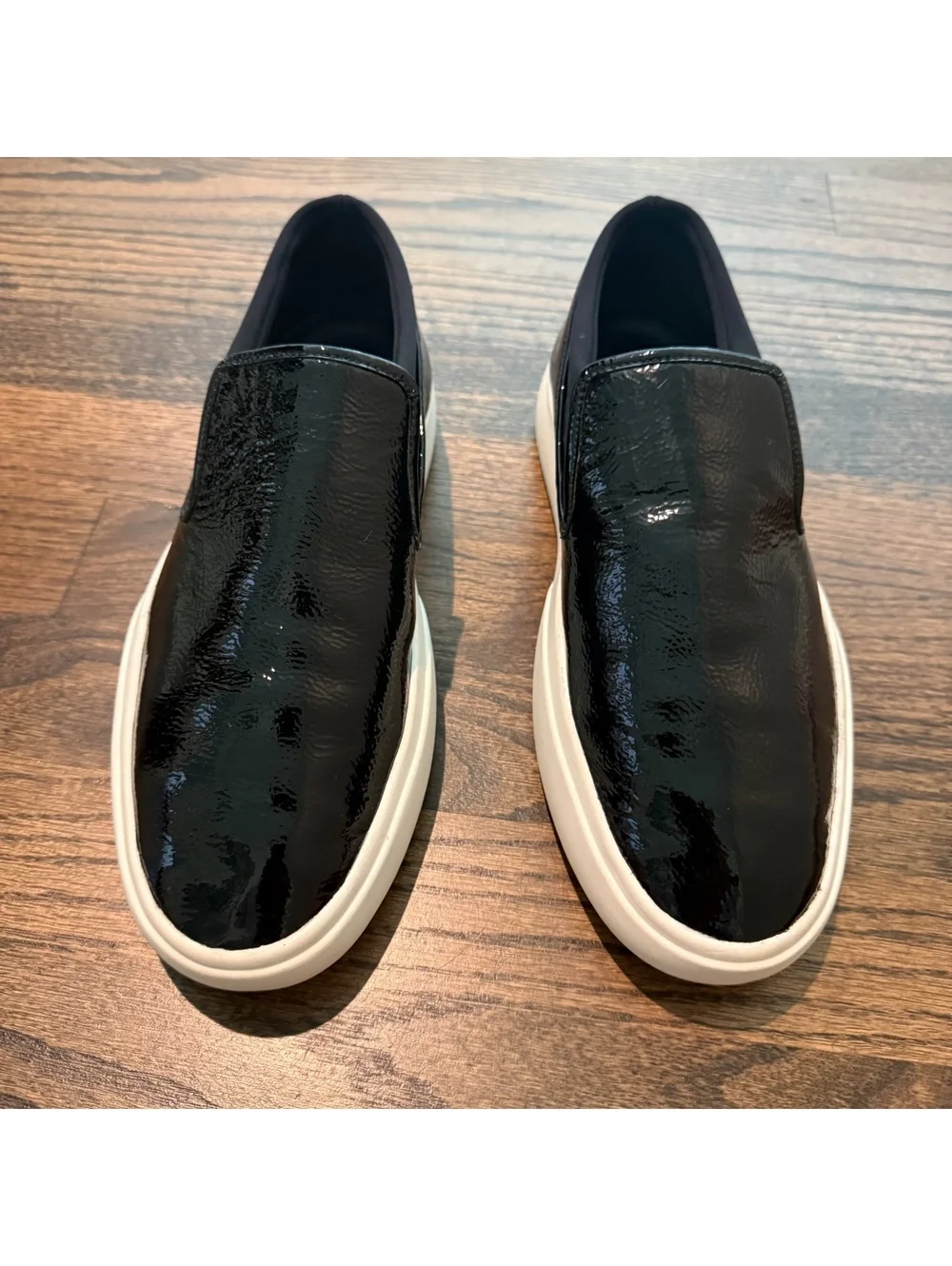 Yvonne Women's Slip On Black & White Leather Sneakers SZ 38 US SZ 8